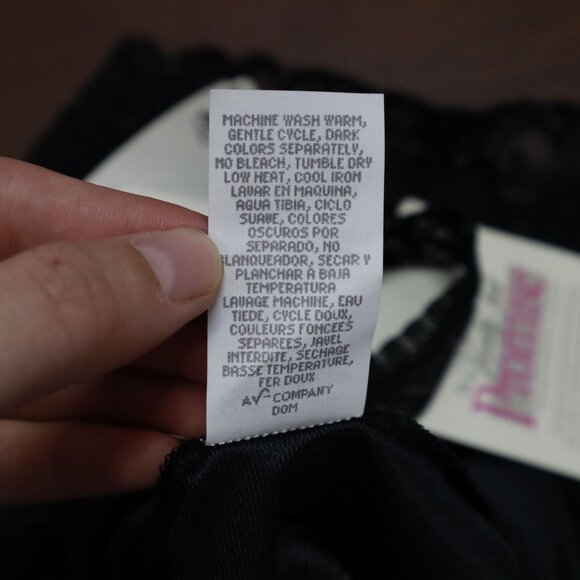 Vanity Fair Camisole Womens 38/44‎ Black Delicate Elegant Romantic Boudoir NWT - Picture 11 of 16